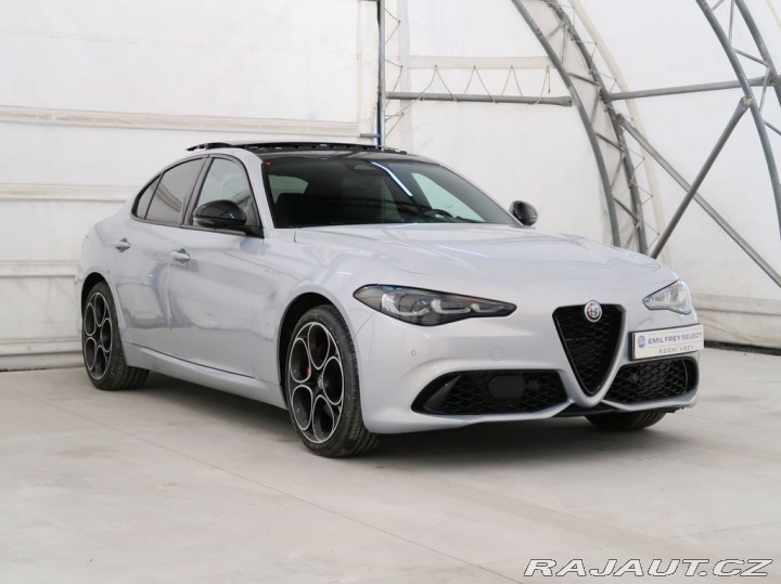 Alfa Romeo Giulia 2.0TURBO,CZ,1Maj,VELOCE,A 1800