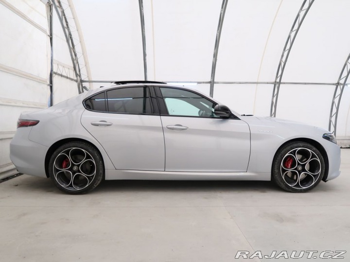 Alfa Romeo Giulia 2.0TURBO,CZ,1Maj,VELOCE,A 1800