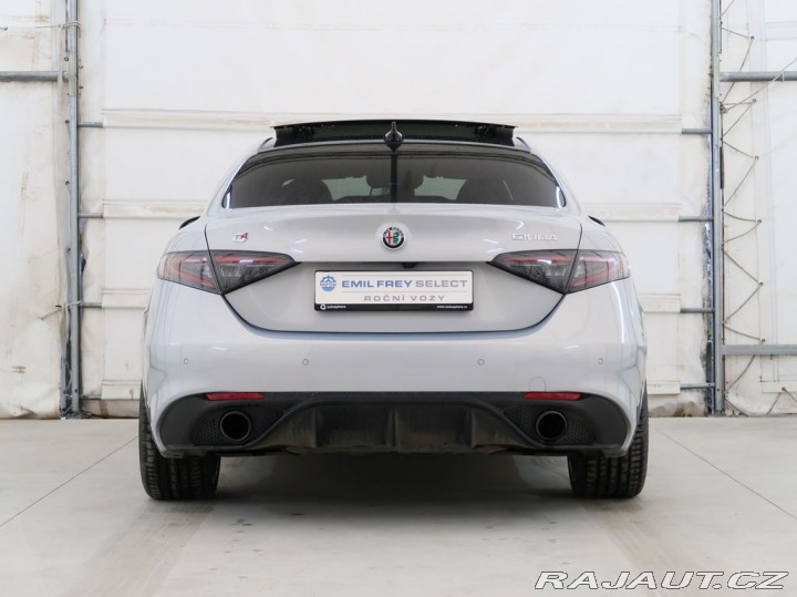 Alfa Romeo Giulia 2.0TURBO,CZ,1Maj,VELOCE,A 1800