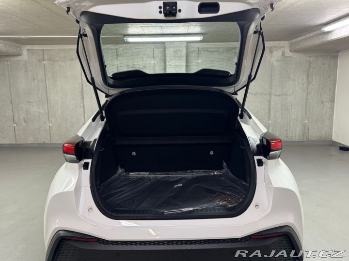Toyota C-HR 1.8, HEV, Comfort Busines 2026