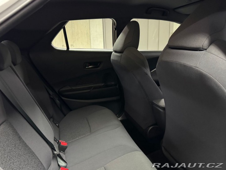 Toyota C-HR 1.8, HEV, Comfort Busines 2026