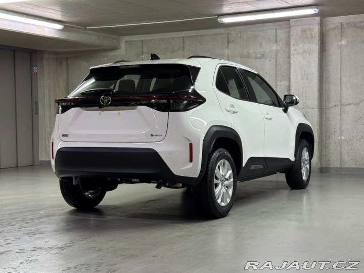 Toyota Yaris Cross COMFORT 1.5 Hybrid FWD 11 2026