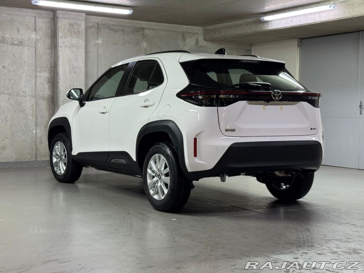 Toyota Yaris Cross COMFORT 1.5 Hybrid FWD 11 2026