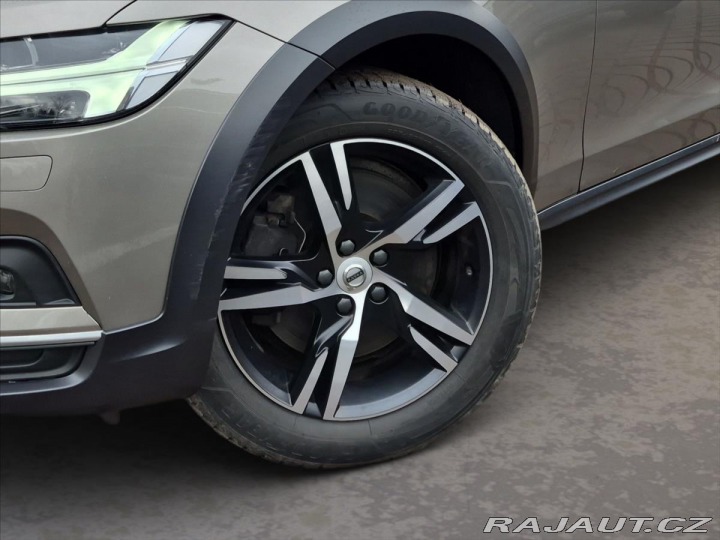 Volvo V90 2,0 B4 AWD Cross Country 2021