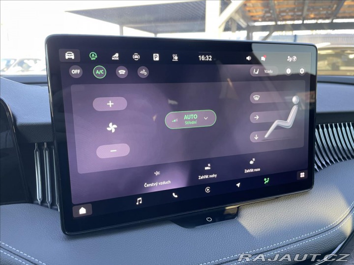 Škoda Superb 2,0 DSG L&K Tažmé*Nez 2025