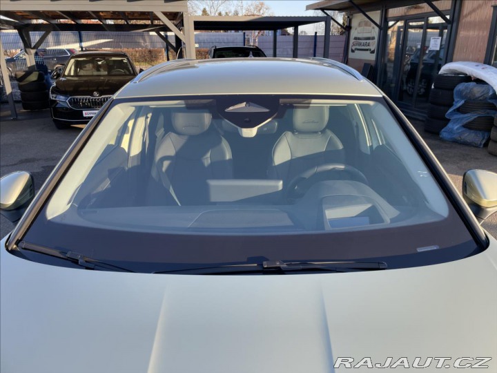 Škoda Superb 2,0 DSG L&K Tažmé*Nez 2025