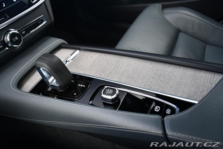 Volvo V90 CC B5 FACELIFT PRAV.SERVI 2021