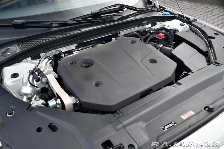 Volvo V90 CC B5 FACELIFT PRAV.SERVI 2021