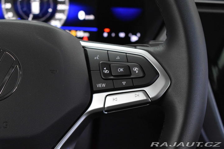 Volkswagen Touran 1.5 TSI DSG*7.MÍST*ACC*ČR 2023