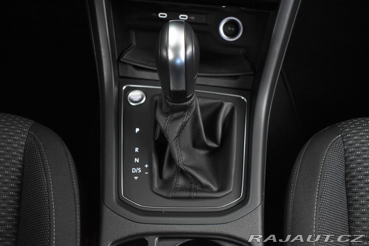 Volkswagen Touran 1.5 TSI DSG*7.MÍST*ACC*ČR 2023