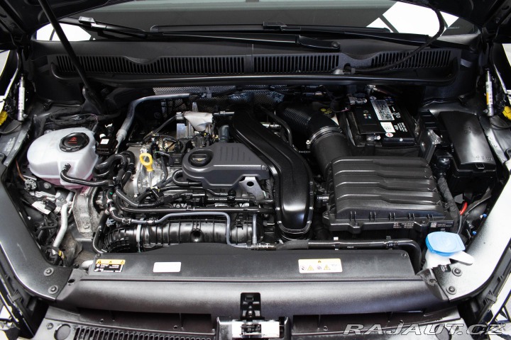 Volkswagen Touran 1.5 TSI DSG*7.MÍST*ACC*ČR 2023