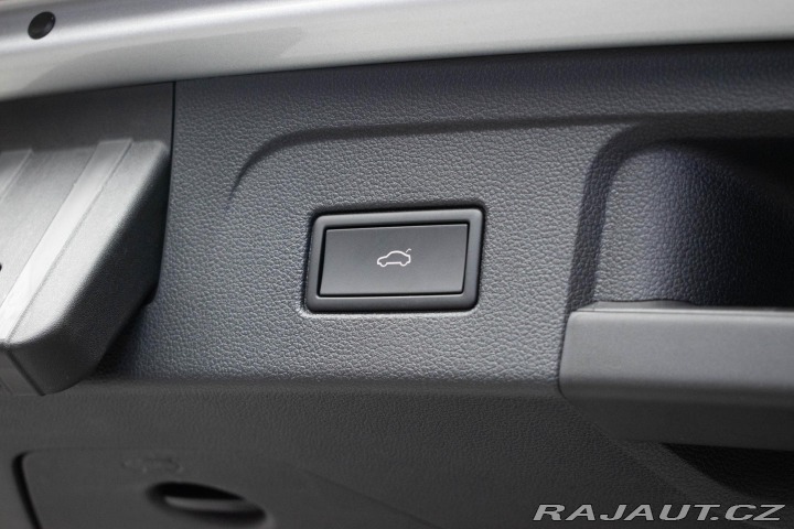 Volkswagen Touran 1.5 TSI DSG*7.MÍST*ACC*ČR 2023