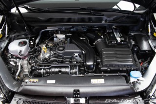 Volkswagen Touran 1.5 TSI DSG*7.MÍST*ACC*ČR 2023