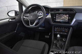 Volkswagen Touran 1.5 TSI DSG*7.MÍST*ACC*ČR 2023