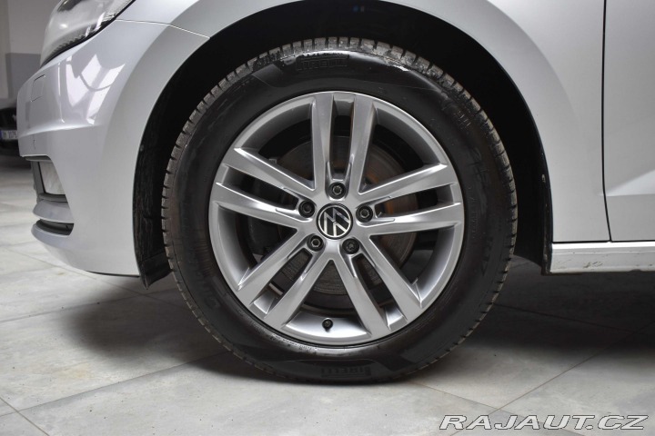 Volkswagen Touran 1.5 TSI TAŽNÉ*7.MÍST*DPH* 2023