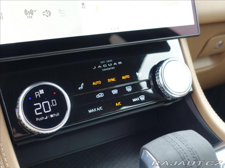 Jaguar F-Pace 2,0 D200 SE,1.Maj,ČR,DPH 2021