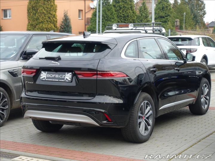 Jaguar F-Pace 2,0 D200 SE,1.Maj,ČR,DPH 2021