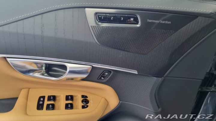 Volvo XC90 B5 2.0L 250+14 HP AT8 AWD 2025