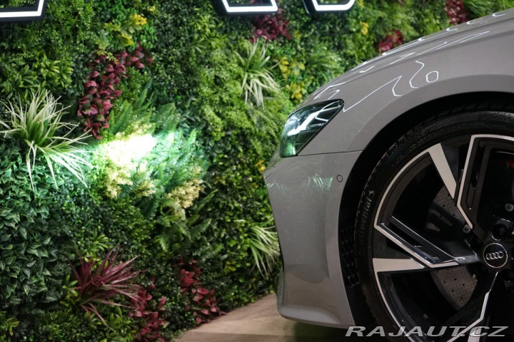 Audi RS6 AVANT*QUATTRO*CERAMIC*B&a 2020