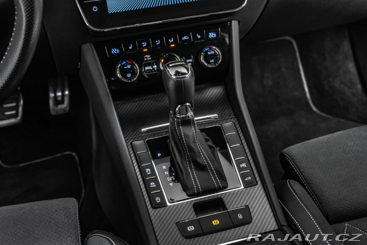 Škoda Superb 2,0TSI SportLine DSG LED 2024