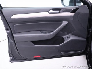 Volkswagen Passat 2,0 TDI 140kW DSG Highlin 2017