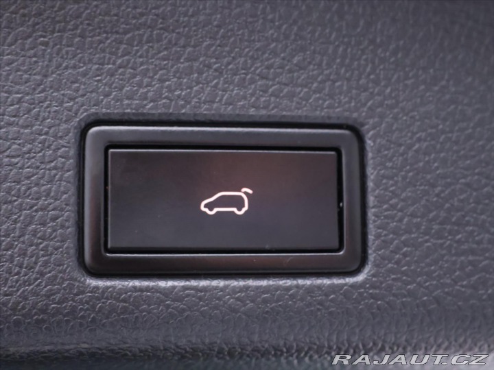 Volkswagen Sharan 2,0 TDI DSG CZ Highline 7 2015