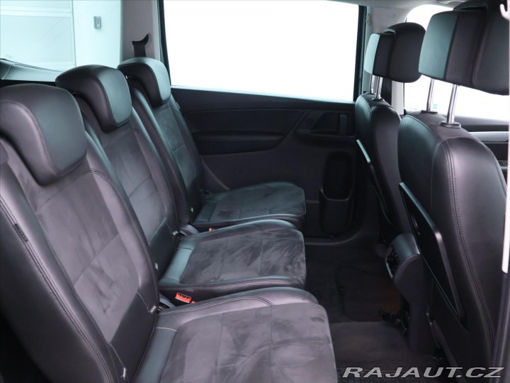 Volkswagen Sharan 2,0 TDI DSG CZ Highline 7 2015