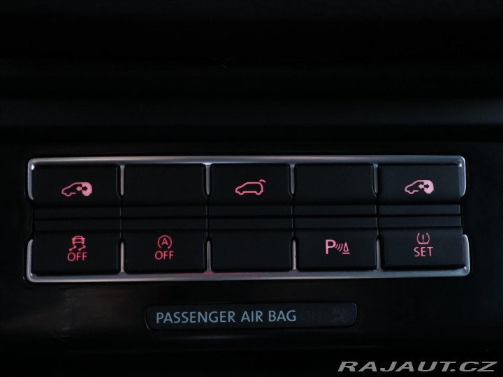 Volkswagen Sharan 2,0 TDI 130kW DSG CZ High 2015