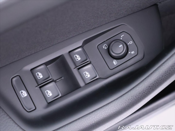 Volkswagen Passat 1,6 TDI DSG Virtual 1.Maj 2020