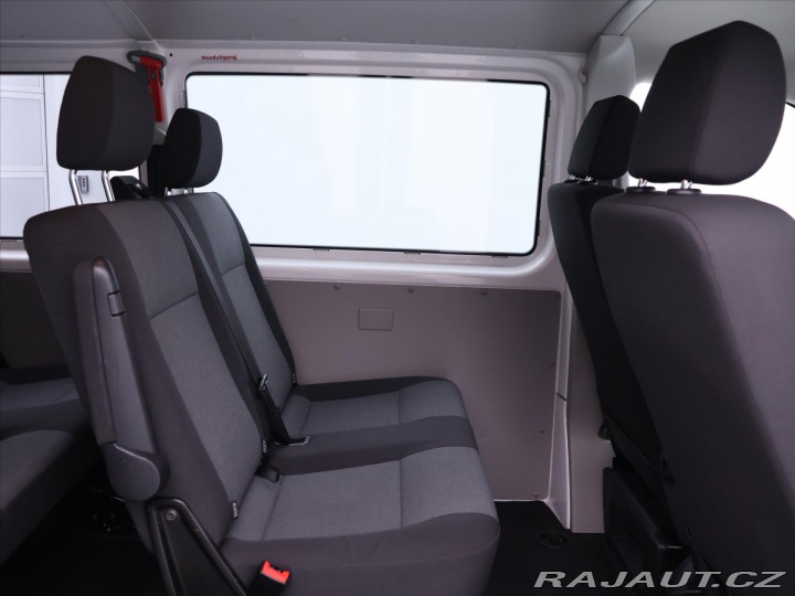 Volkswagen Transporter 2,0 TDI 9-Míst Long 1.Maj 2018