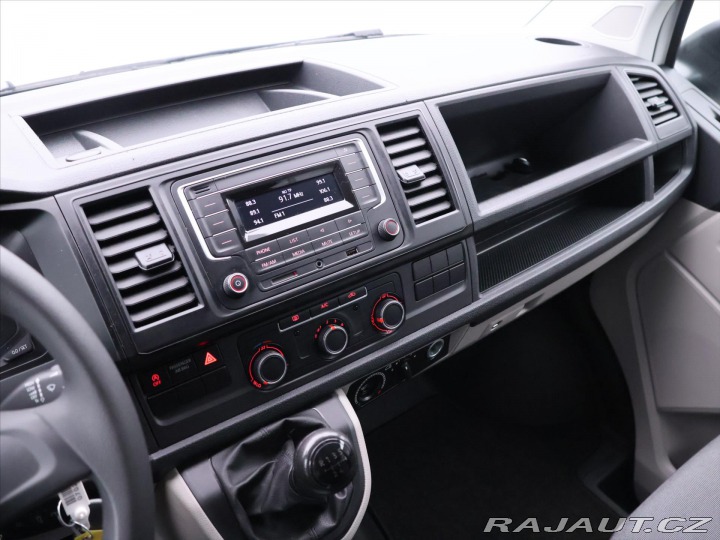Volkswagen Transporter 2,0 TDI 9-Míst Long 1.Maj 2018