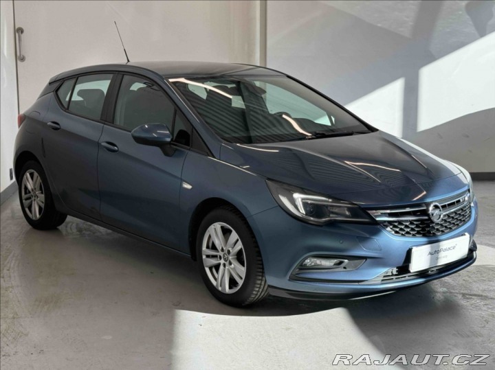 Opel Astra 1,6 CDI 81kW vyhřívaný vo 2016