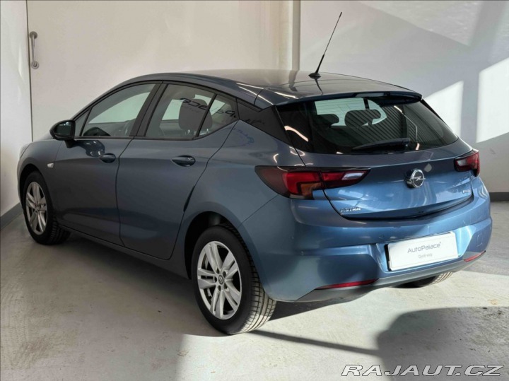 Opel Astra 1,6 CDI 81kW vyhřívaný vo 2016