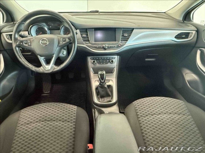 Opel Astra 1,6 CDI 81kW vyhřívaný vo 2016