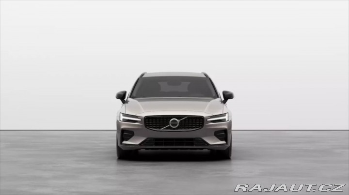 Volvo V60 2,0 B4  Plus dark 2025