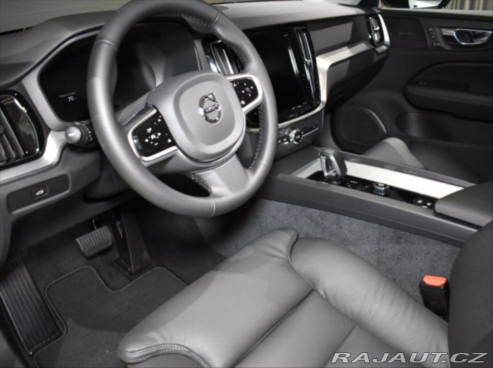 Volvo V60 2,0 B4  Plus Dark 1800