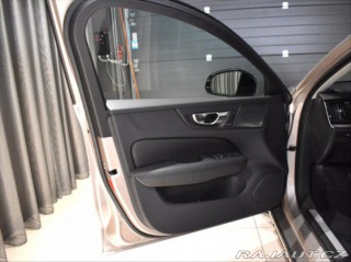 Volvo V60 2,0 B4  Plus Dark 2025