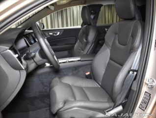 Volvo V60 2,0 B4  Plus Dark 2025