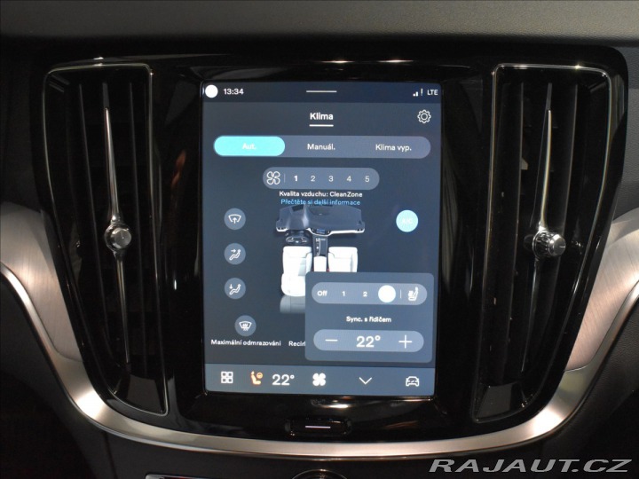 Volvo V60 2,0 B4  Core 2025