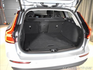 Volvo V60 2,0 B4  Core 2025