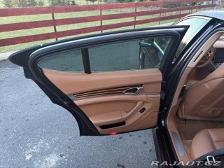 Porsche Panamera 4S 2011