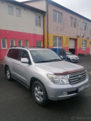 Toyota Land Cruiser V8