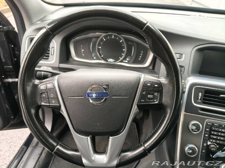 Volvo V60 2,0   AUTO 2015