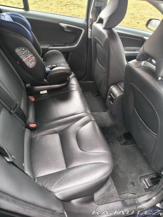 Volvo V60 2,0   AUTO 2015