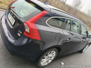 Volvo V60 2,0   AUTO 2015