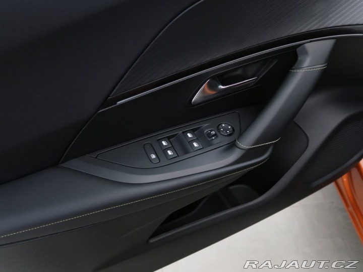 Peugeot 2008 1.2PureTech,96kW,GT,MAN6, 1800