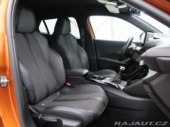 Peugeot 2008 1.2PureTech,96kW,GT,MAN6, 1800