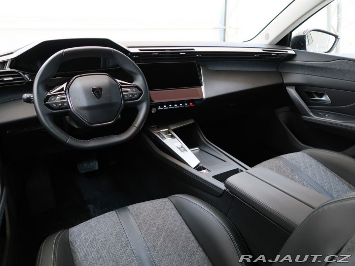 Peugeot 408 1.2PureTech,96kW,ALLURE,A 1800