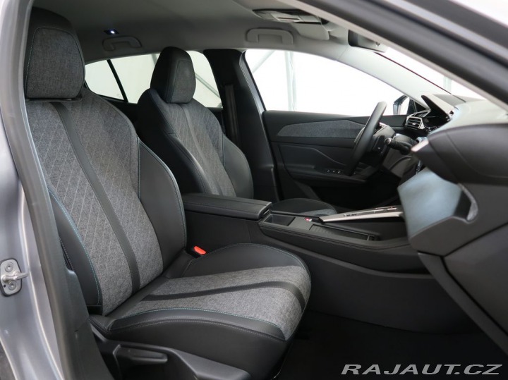 Peugeot 408 1.2PureTech,96kW,ALLURE,A 1800