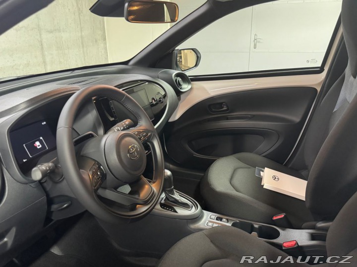 Toyota Aygo AygoX Active 1.5 Hybrid 1 2026